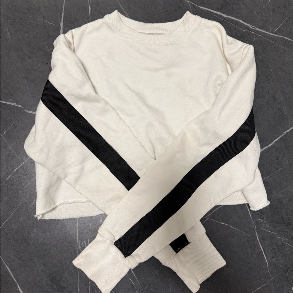 Esley Cozy White Sweatshirt